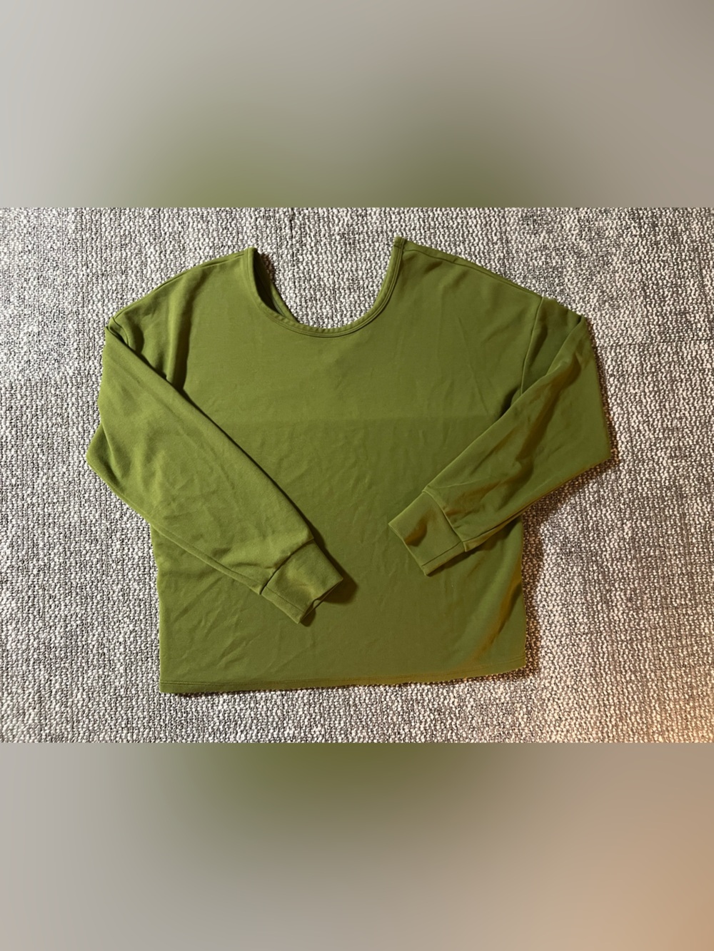Cabi Olive Green Turnaround Twist Back Long Sleeve Tee Top 6334
